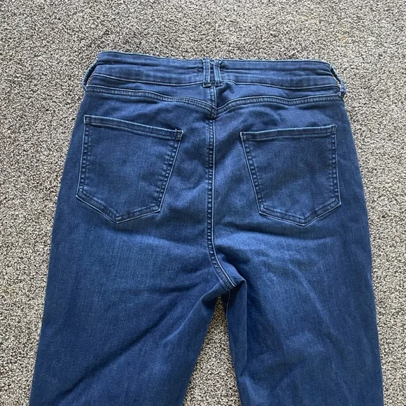 NYDJ Curve Shaper Marilyn Straight Jeans in Underground Wash, Size 8 - Picture 12 of 14